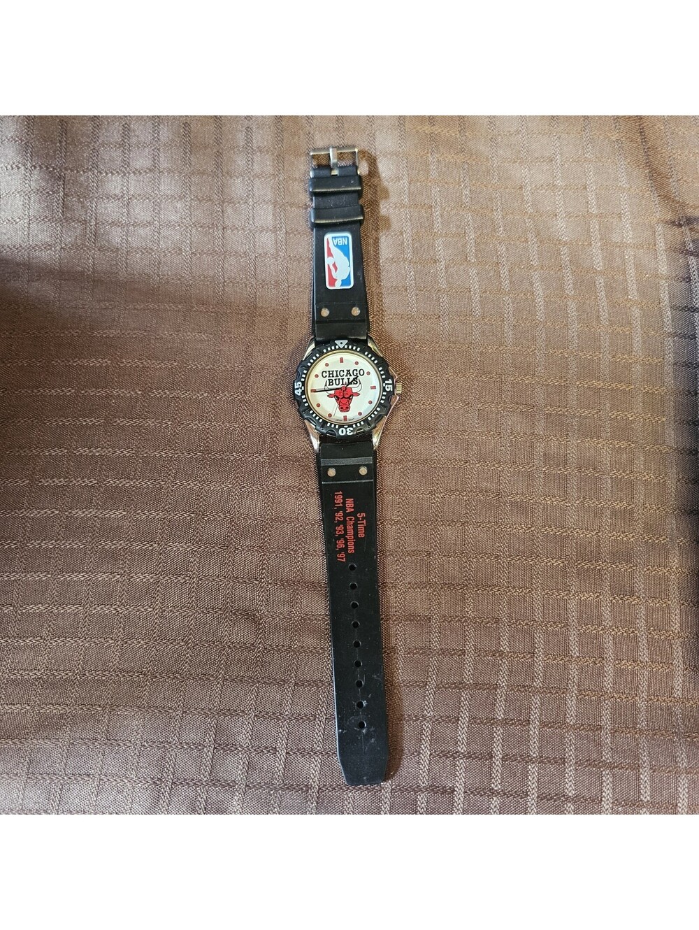 Vintage 1997 Chicago Bulls 5 Time NBA Champions Watch Black